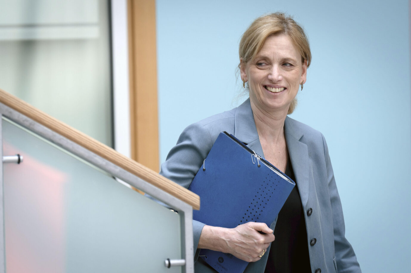 Bundesfamilienministerin Prien lässt millionenschw
