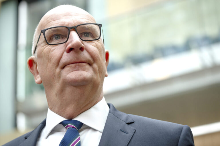 Unbeliebt: Brandenburgs Ministerpräsident Dietmar Woidek (SPD).