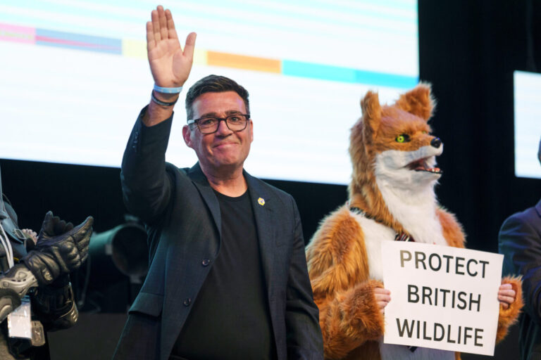 Der Besieger von Nigel Farages Reform UK, Andy Burnham: Mehrfach betonte er im Wahlkampf, Starmer ablösen zu wollen. (Themenbild)