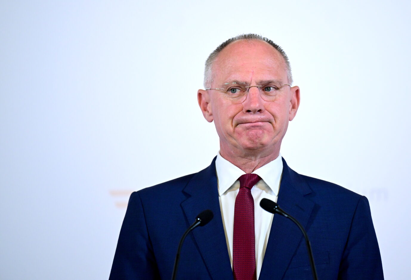 Hält die Heimkehr vieler Syrer für unrealistisch: Österreichs Innenminister Gerhard Karner (ÖVP). Foto: picture alliance / APA-Images | ROLAND SCHLAGER
