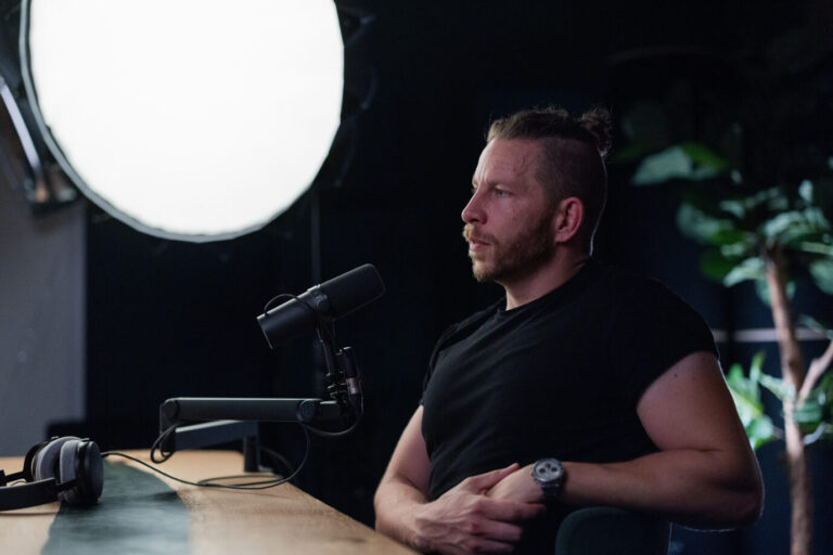 Podcaster Ben Berndt wehrt sich gegen Zensur durch die Landesmedienanstalt NRW