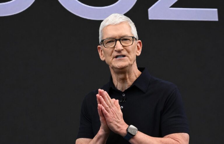 Apple CEO Tim Cook ruft die KI-Revolution aus. Doch Europa bleibt außen vor. Foto: picture alliance / AP Photo/Noah Berger | Noah Berger