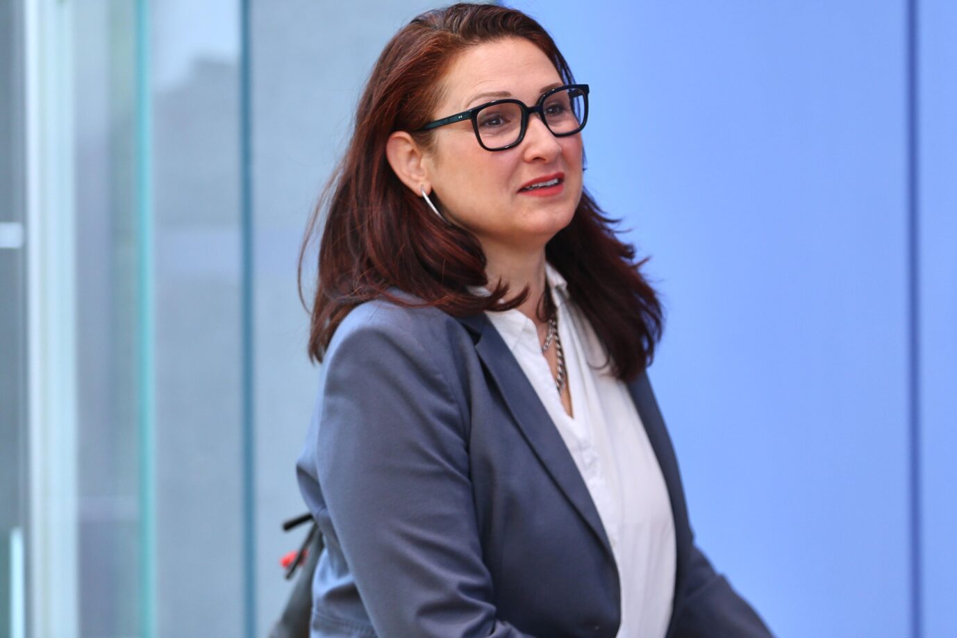 Das Bild zeigt Ferda Ataman. Sie ist eine Unterstützerin des Allgemeinen Gleichbehandlungsgesetzes.