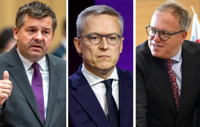 Sie lassen die KI für sich arbeiten: Digitalminister Karsten Wildberger (Mitte) sowie die Ministerpräsidenten Sven Schulze (links) und Mario Voigt.
