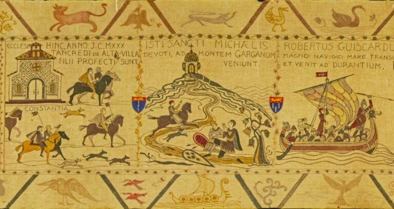 Wandteppich, der den Auszug der Söhne Tankred von Hautevilles im Stil des Teppichs von Bayeux darstellt.
