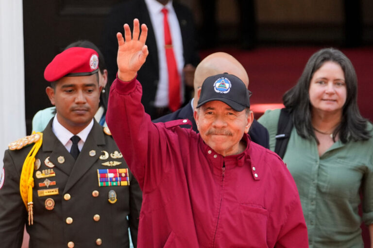 Nicaraguas Machthaber Daniel Ortega (M.) denkt gar nicht daran, sich abwählen zu lassen.