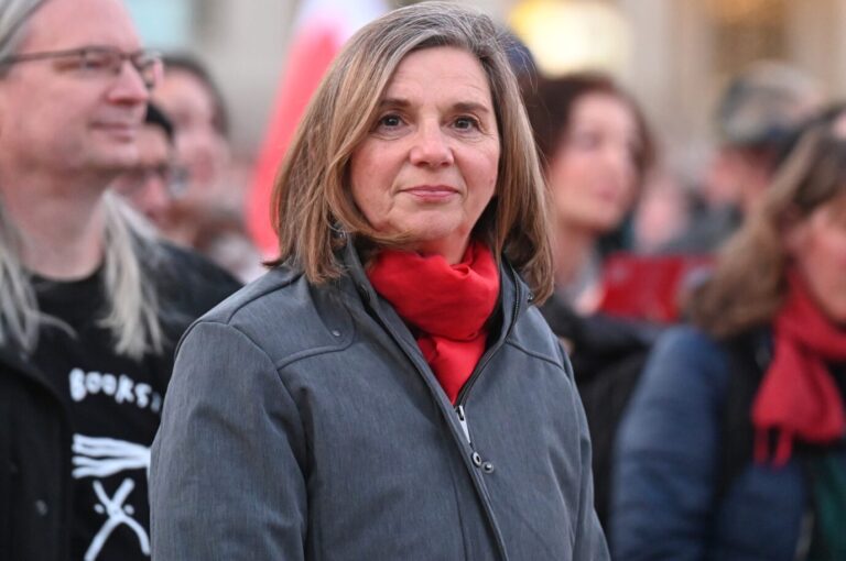 Demonstriert gern: Katrin Göring-Eckardt hier beim Protest bei der Leipziger Buchmesse gegen den Ausschluss linksextremer Buchhandlungen von einer Preisvergabe.