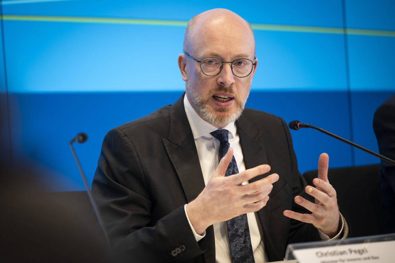 Mecklenburg-Vorpommerns Innenminister Christian Pegel (SPD): Für ihn unterscheidet sich die AfD in „Ton, Inhalt und Radikalität“ von den anderen Landesverbänden im Osten. (Themenbild)