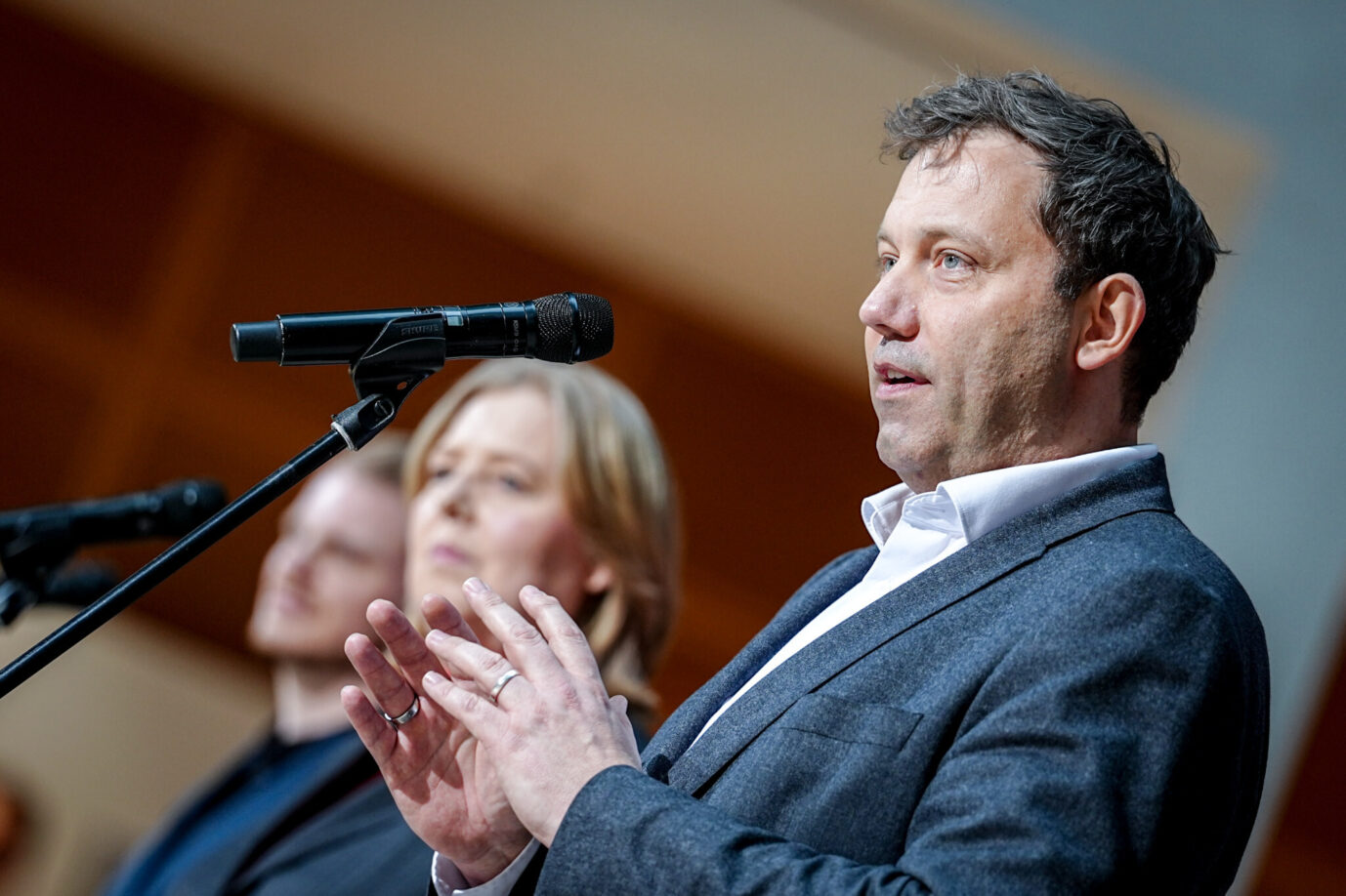 Tim Klüssendorf, SPD-Generalsekretär, Bärbel Bas (SPD), Bundesministerin für Arbeit und Soziales und SPD-Parteivorsitzende, und Lars Klingbeil (SPD), Bundesminister der Finanzen, Vizekanzler und SPD-Bundesvorsitzender. Foto: picture alliance/dpa | Kay Nietfeld