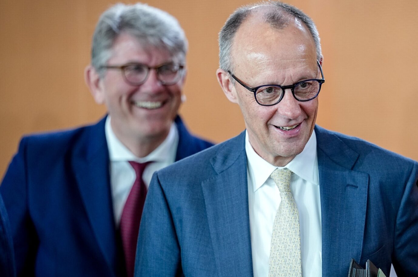 Verstoß gegen das Ministergesetz? Kulturstaatsminister Wolfram Weimer mit Bundeskanzler Friedrich Merz (CDU).
