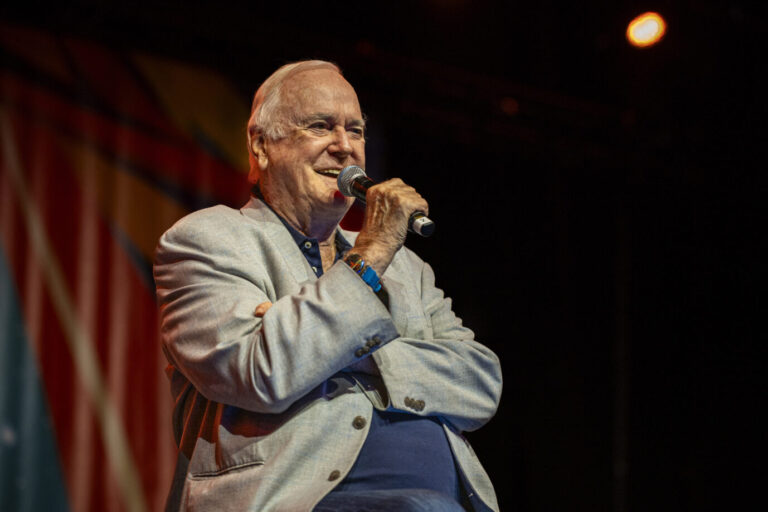 Monty-Python-Mitgründer John Cleese: Nicht zum ersten mal schießt er gegen den Zeitgeist. Foto: picture alliance / ZUMAPRESS.com | James Petermeier
