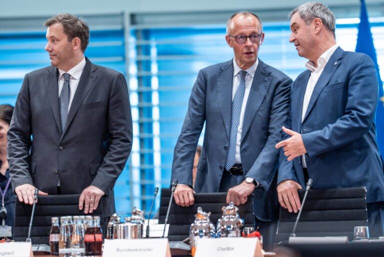 Einigung oder neuer Krach? Heute treffen sich die Parteichefs Lars Klingbeil, Friedrich Merz und Markus Söder (v.l.n.r.) zum Koalitionsausschuss.