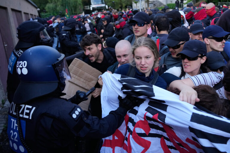 An ihrem Vorhaben, den Parteitag der AfD zu verhindern, ist die Antifa spektakulär gescheitert. Foto: picture alliance / AP Photo/Ebrahim Noroozi | Ebrahim Noroozi