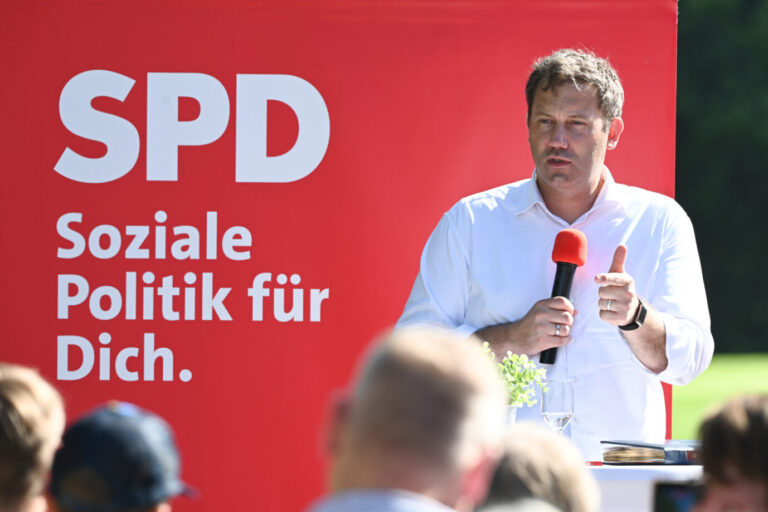 Die Tabaksteuererhöhung wird vor allem ärmere Raucher treffen. Finanzminister Lars Klingbeil spricht von einer „maßvollen Anhebung.