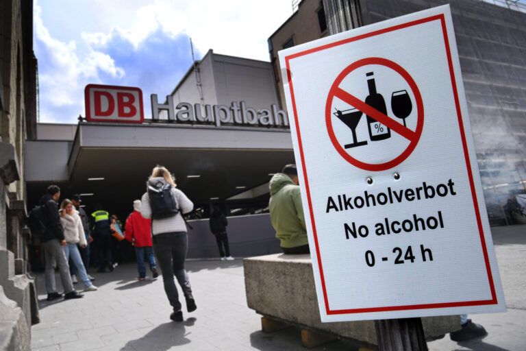 So soll die Zukunft für Bahnreisende aussehen: Alkoholverbot am Bahnhof.