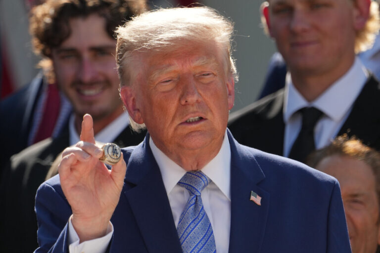 Verhängt neue Zölle: US-Präsident Donald Trump. Foto: picture alliance / AP Photo/Alex Brandon | Alex Brandon