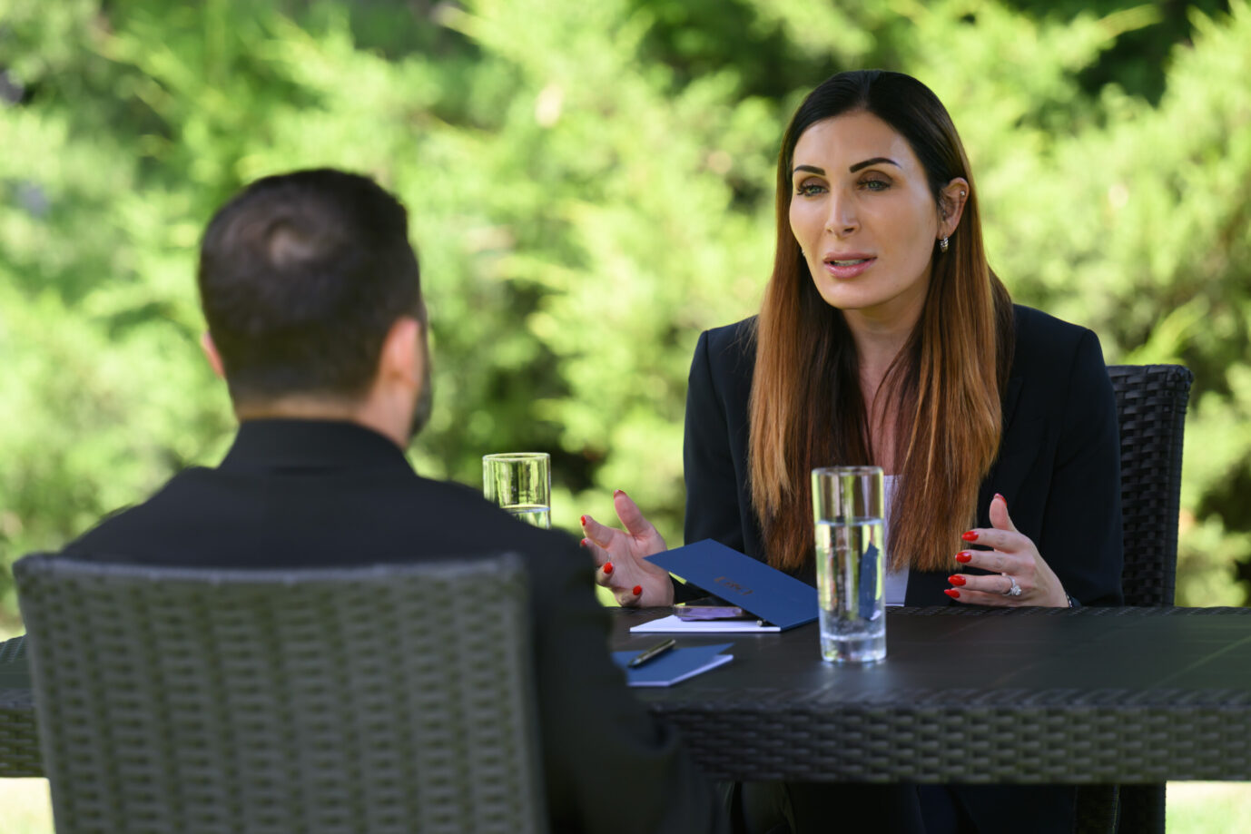 Änderte ihre Meinung über den Krieg in der Ukraine und traf Präsident Wolodymyr Selenskyj zum Interview: Laura Loomer. Foto: picture alliance / Ukrainian Presidential Press Office via AP | Uncredited