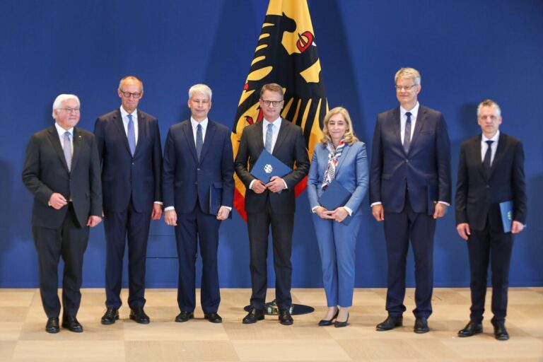 Kabinettsumbildung: Entlassung und Ernennung von Ministern durch Bundespräsident Frank-Walter Steinmeier und Kanzler Friedrich Merz: Steffen Bilger, Carsten Linnemann, Nina Warken, Patrick Schnieder, Thorsten Frei (v.l.n.r.).
