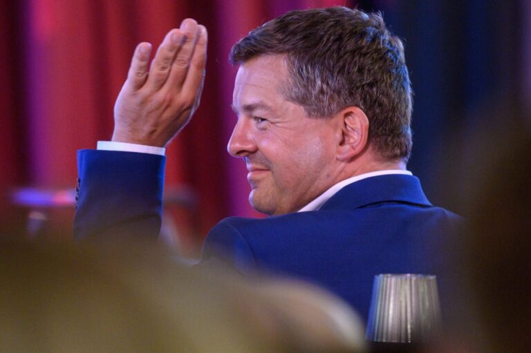 In seiner eigenen Partei nicht unumstritten: Sachsen-Anhalts Ministerpräsident Sven Schulze (CDU).