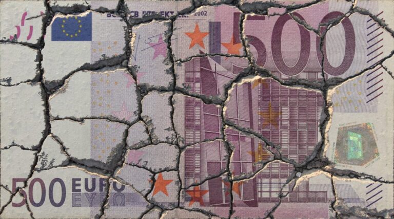 Fragmentierter 500-Euro-Schein: Das Vermögen in Deutschland zeigt, wie sehr der Wohlstand zugrunde geht. Foto: picture alliance | Ralph Peters