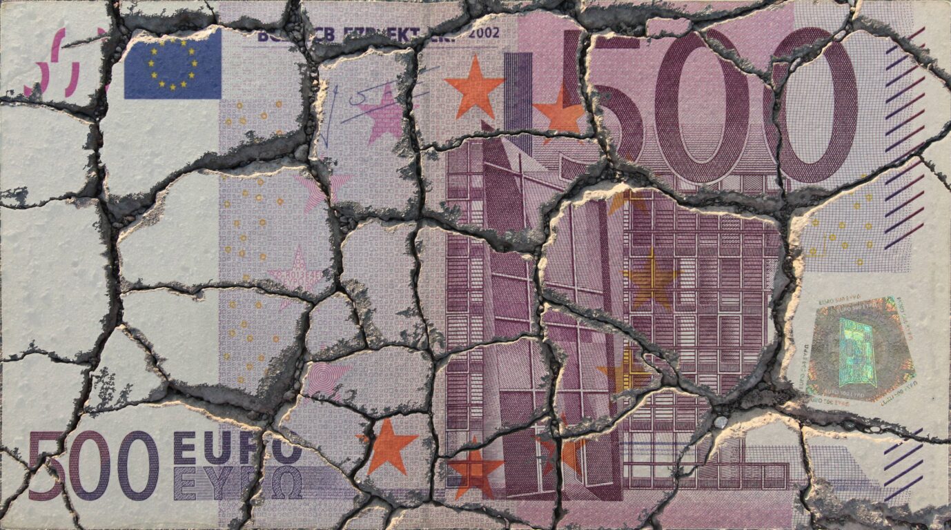 Fragmentierter 500-Euro-Schein: Das Vermögen in Deutschland zeigt, wie sehr der Wohlstand zugrunde geht. Foto: picture alliance | Ralph Peters