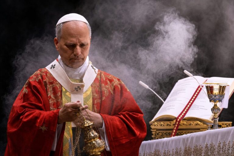 Greift gegen das Auflehnen der Piusbruderschaft durch: Papst Leo XIV. Foto: picture alliance / Sefano Spaziani | Sefano Spaziani