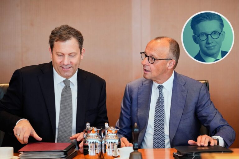 Finanzminister Lars Klingbeil (SPD) und Bundeskanzler Friedrich Merz (CDU): pressen die Bürger aus wie eine Zitrone. Foto: picture alliance / AP Photo/Ebrahim Noroozi | Ebrahim Noroozi