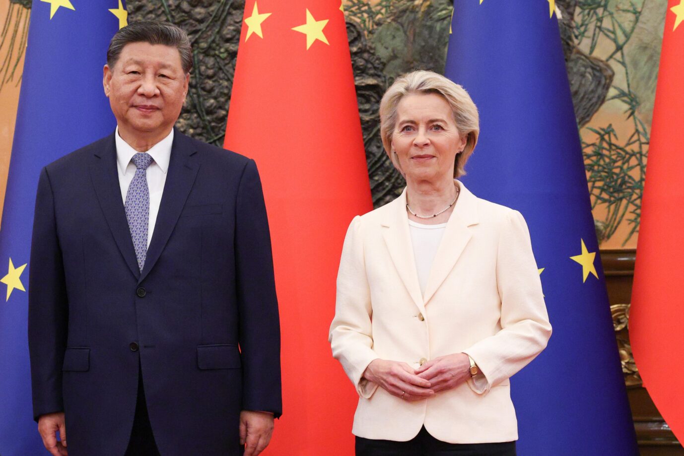 Chinas Präsident Xi Jinping mit EU-Kommissionspräsidentin Ursula von der Leyen (CDU): Bumerang-Effekt nach den Sanktionen gegen Russland