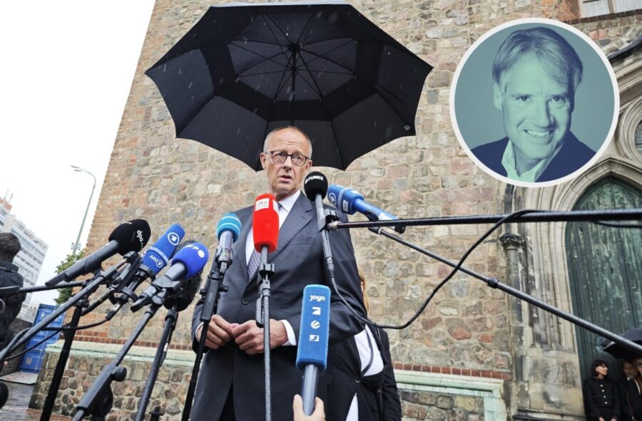 Ein Kanzler steht im Regen: Friedrich Merz versemmelt selbst gute Chancen.