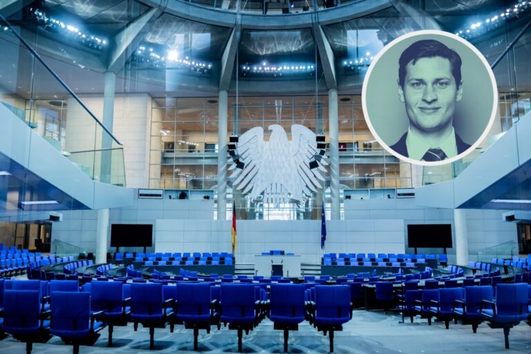Blick in den Plenarsaal des Bundestags vor Beginn der Fraktionssitzung im Bundestag. In der entscheidenden Abstimmung im Rentenstreit braucht die Regierungskoalition eine Mehrheit. Blick in den Plenarsaal des Bundestags: Heutzutage sind die meisten Politiker nichts weiter als Durchschnittsbürger. Foto: picture alliance/dpa | Michael Kappeler. Auf Landesebene können die Politiker ihrer Dreistigkeit freien Lauf lassen und ihre Diäten um bis zu 550 Euro im Monat erhöhen.