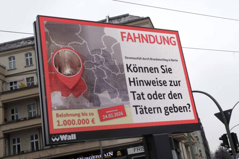 Das Fahndungsplakat des Bundeskriminalamts zum Stromausfall vom 03.01.2026 in Berlin durch die linksextreme Vulkangruppe. Foto: IMAGO / Berlinfoto