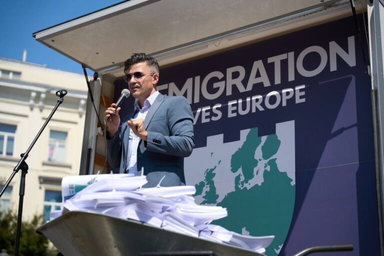 Der Co-Initiator des Save Europe Act, Martin Sellner: Die EU-Kommission erteilte seinem Vorstoß eine klare Absage. (Themenbild)