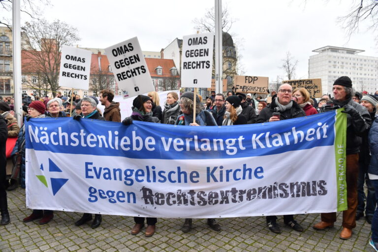 In den evangelischen Landeskirchen findet ein Kampf gegen den „rechten Glauben“ statt.