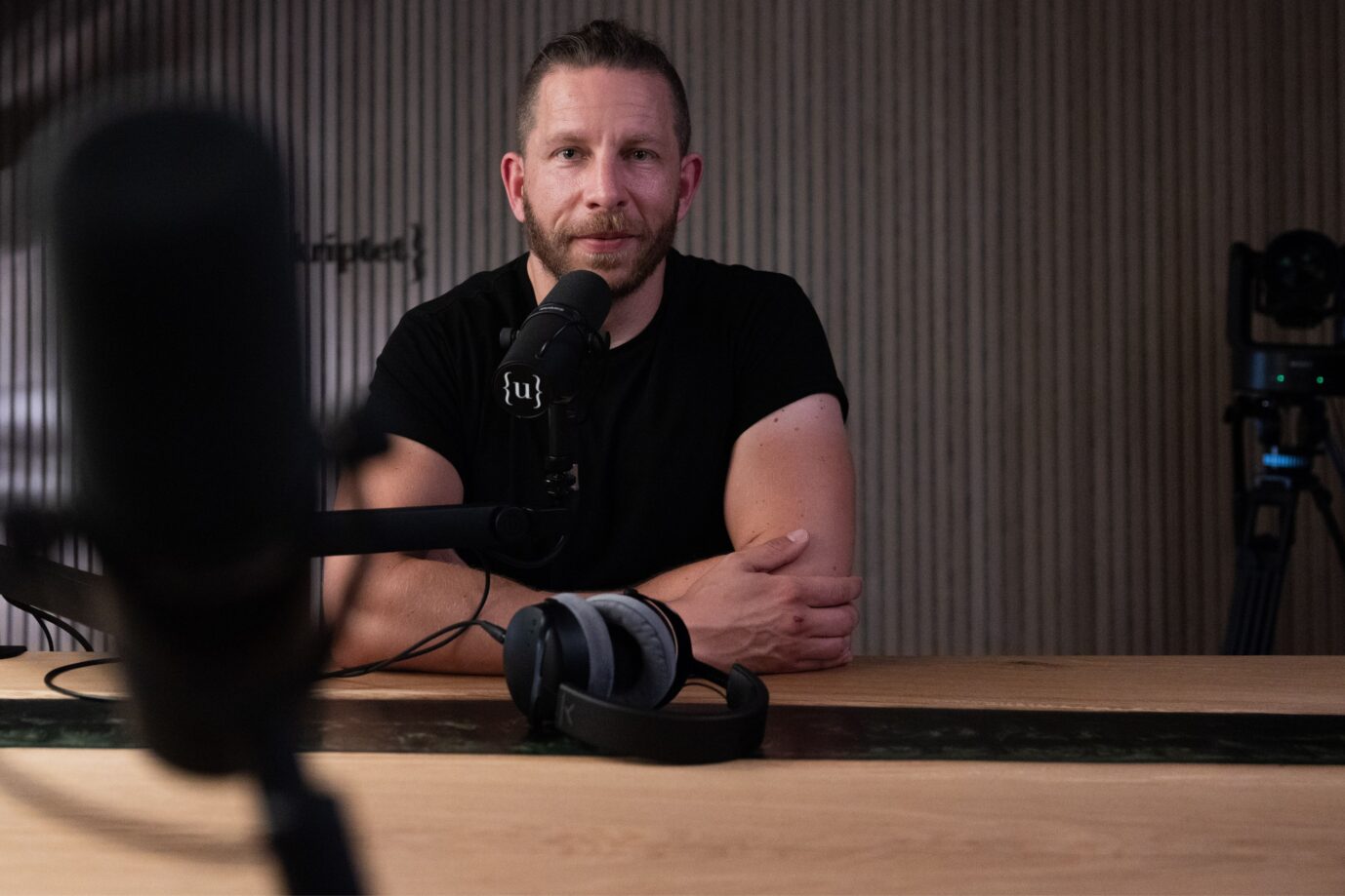Das Bild zeigt Ben Ungeskriptet. Der YouTuber ist dem Spiegel dankbar und interviewt manchmal AfD-Politiker.