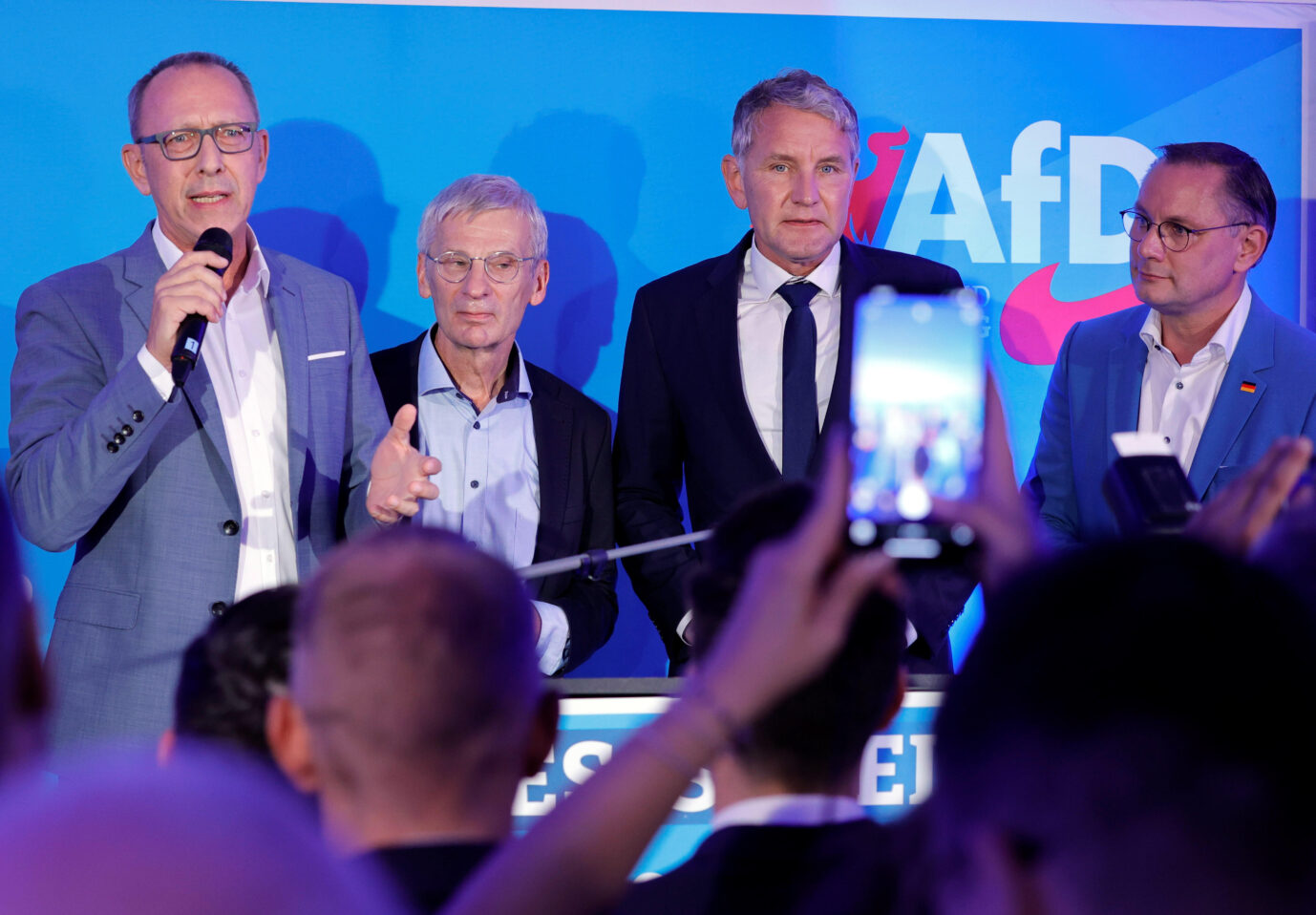 Ein Bild vom September 2024: Die Spitzenkandidaten der AfD in Sachsen, Jörg Urban, in Brandenburg, Hans-Christoph Berndt und in Thüringen Björn Höcke mit dem AfD-Bundeschef Tino Chrupalla.