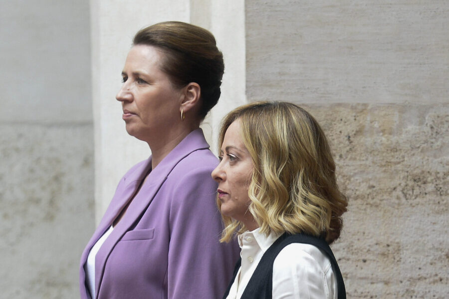 Italy, Rome, March 11, 2025 : Chigi Palace, the Italian Prime Minister Giorgia Meloni meets Mette Frederiksen, prime minister of Denmark, Credit:Stefano Carofei / Avalon. Die Ministerpräsidentinnen Italiens und Dänemarks, Meloni (r.) und Frederiksen: „Die Einhaltung unserer Gesetze muss Hand in Hand mit dem Respekt vor den europäischen Werten gehen.“ Foto: picture alliance / Photoshot | -