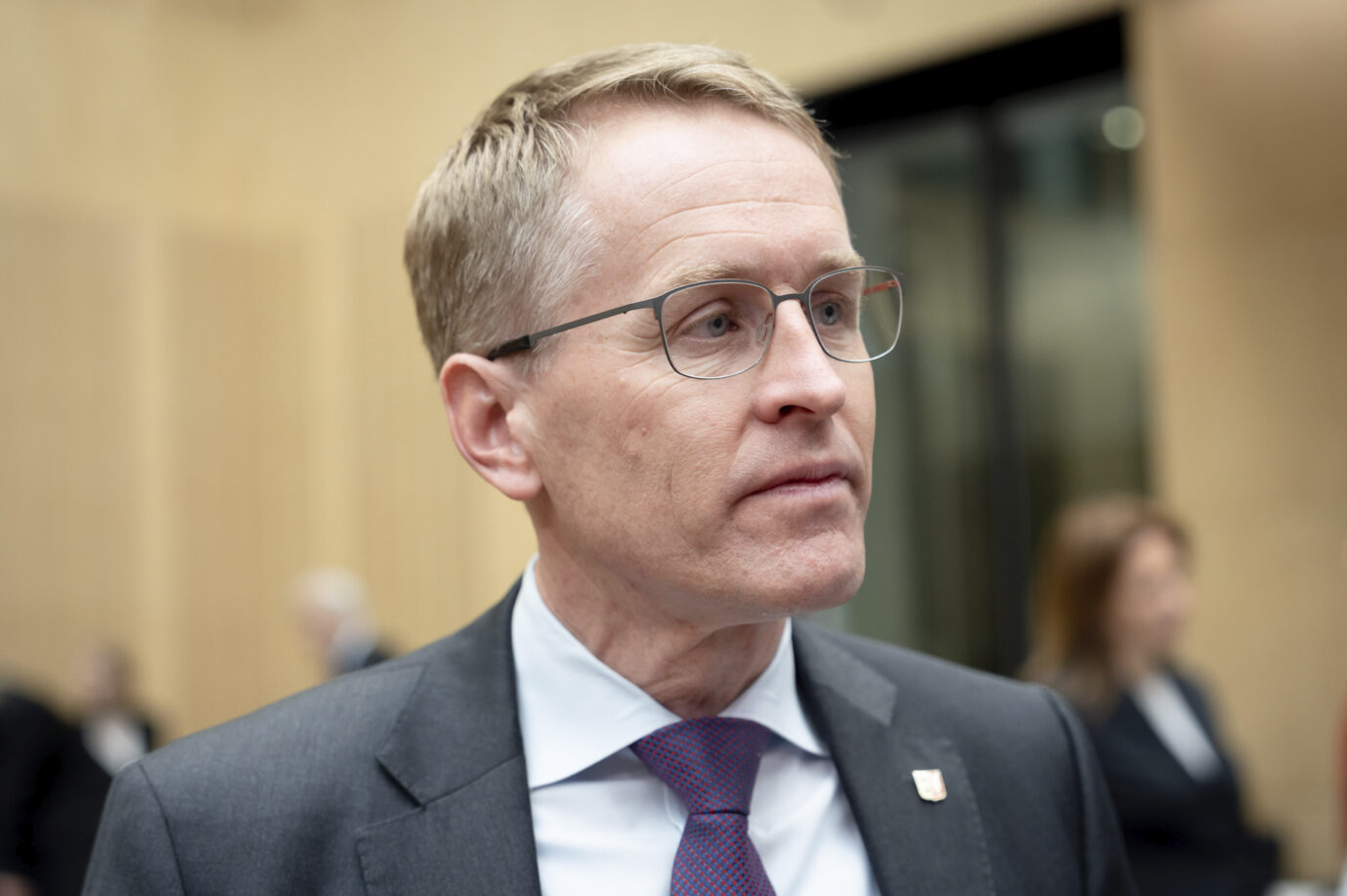 Will auch bei Ehepartnern von Menschen, die besonders sensible Geheimnisse kennen, genau hinschauen: Daniel Günther (CDU). Foto: picture alliance / Geisler-Fotopress | Bernd Elmenthaler