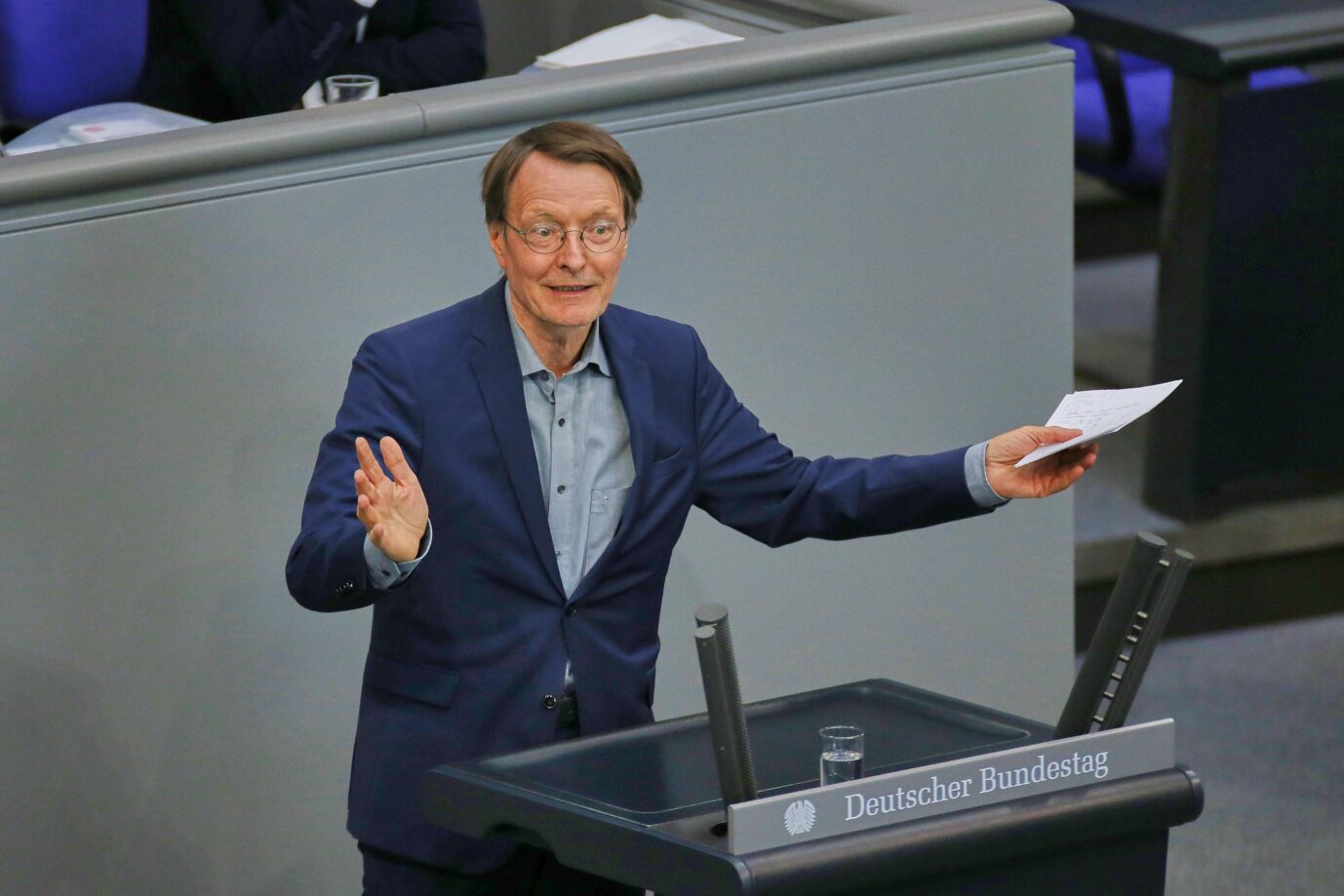 Berlin, Deutschland: Deutscher Bundestag: 83. Bundestagssitzung: Karl Lauterbach, SPD