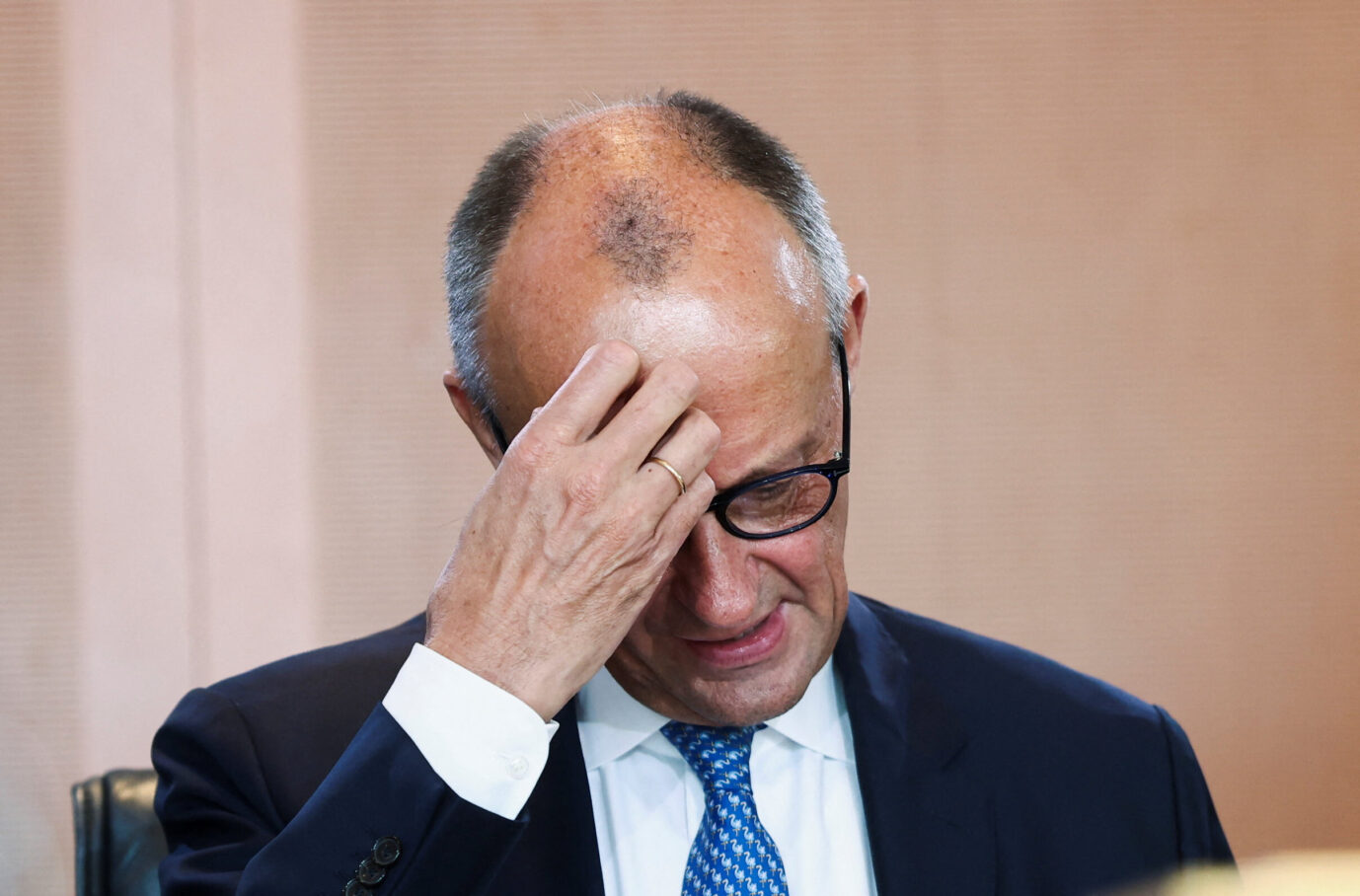 German Chancellor Friedrich Merz arrives for a cabinet meeting at the Chancellery in Berlin, Germany, July 29, 2026. REUTERS/Nadja Wohlleben. Bundeskanzler Friedrich Merz (CDU): Seine Politik sorgt für Parteiinternen Streit. Foto: picture alliance / REUTERS | Nadja Wohlleben