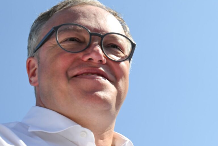 Hält Thüringens Ministerpräsident Mario Voigt noch vier Monate im Amt durch, erhält er eine fürstliche Altersversorgung.
