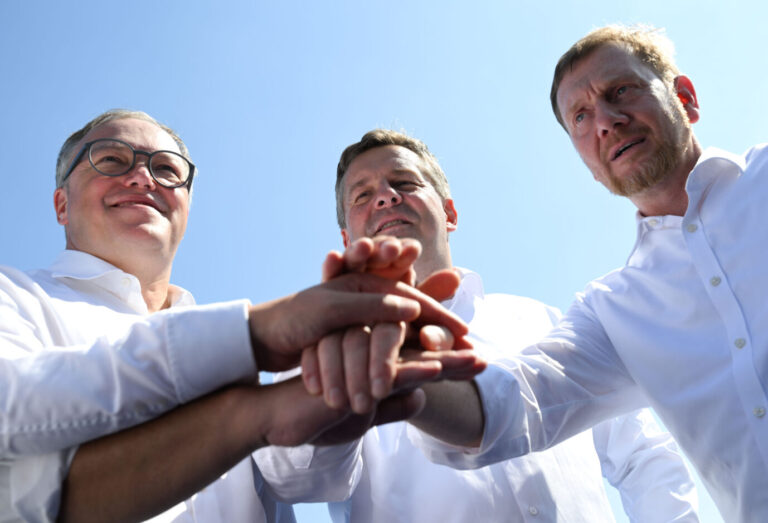 Widerstandspakt gegen die Rente mit 63: Die CDU-Ministerpräsidenten Mario Voigt (Thüringen), Sven Schulze (Sachsen-Anhalt) und Michael Kretschmer (Sachsen).