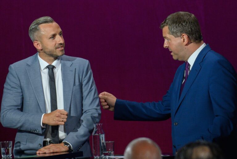 Wer wird Ministerpräsident von Sachsen-Anhalt? Ulrich Siegmund (AfD) und Sven Schulze (CDU) bei der MDR-Wahlarena mit allen anderen Spitzenkandidaten.