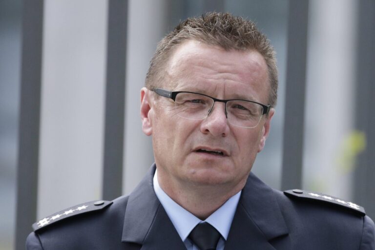 Sven Hüber: Der GdP-Vize fürchtet die AfD. Foto: IMAGO / Metodi Popow