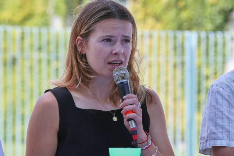 Berlin, Deutschland: Bundeskanzleramt: Klimabündnis fordert Hitzegipfel: Klimaschutzaktivistin Luisa Neubauer. Sie macht sich Sorgen vor Waldbränden.
