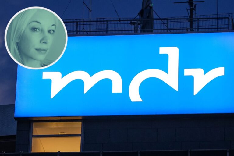 Der Mond scheint über der Programmdirektion des Mitteldeutschen Rundfunks (MDR). In der MDR-Hörfunkzentrale werden die Radio-Programme MDR JUMP, MDR SPUTNIK, MDR KULTUR und MDR KLASSIK produziert.