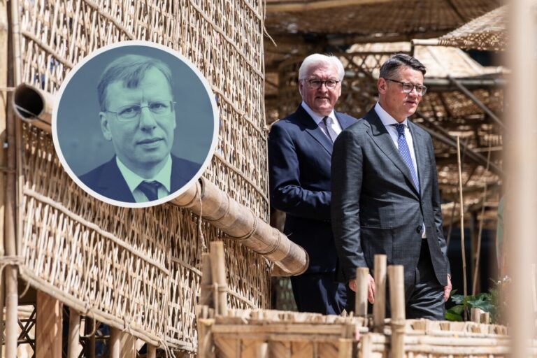 Der scheidende Bundespräsident Frank Walter-Steinmeier (parteilos) und sein möglicher Nachfolger, Boris Rhein (CDU, r.). Foto: picture alliance/dpa | Swen Pförtner