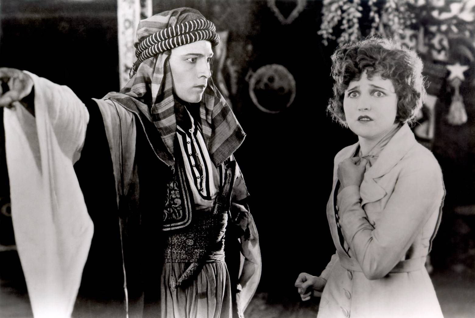 Er ließ Damenherzen. höher schlagen: Rudolph Valentino als der Scheich